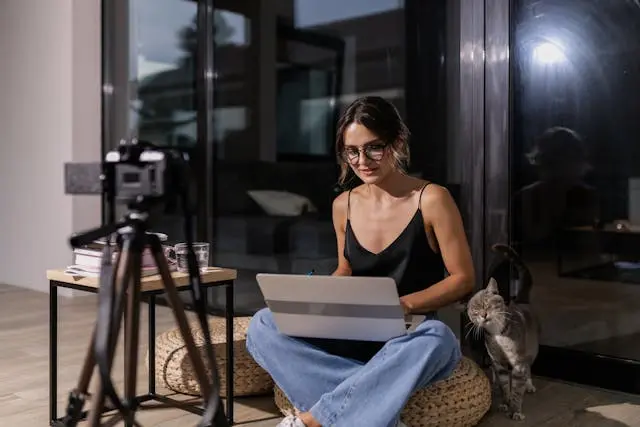 Trípode o soporte para estabilizar tus videos
